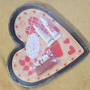 Cookie heart pan and decorating kit.